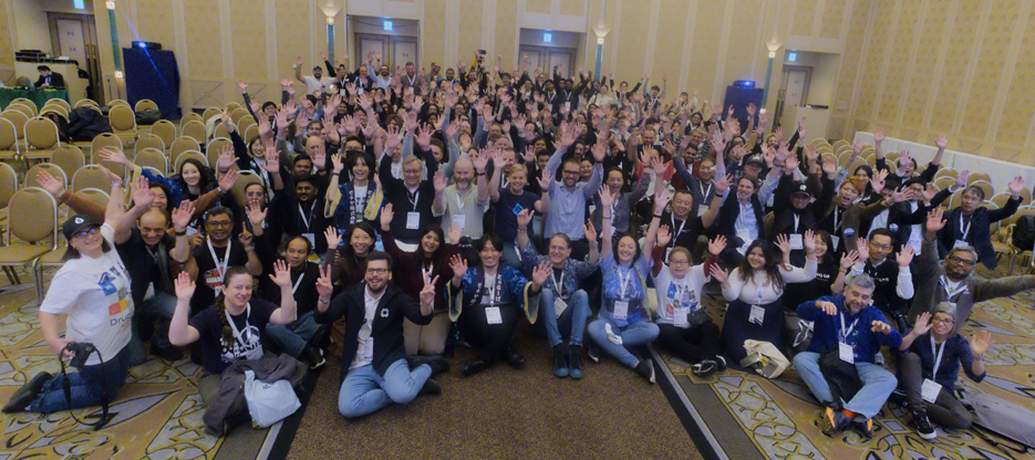 A large group photo of all attendees at Drupalcon Nara.